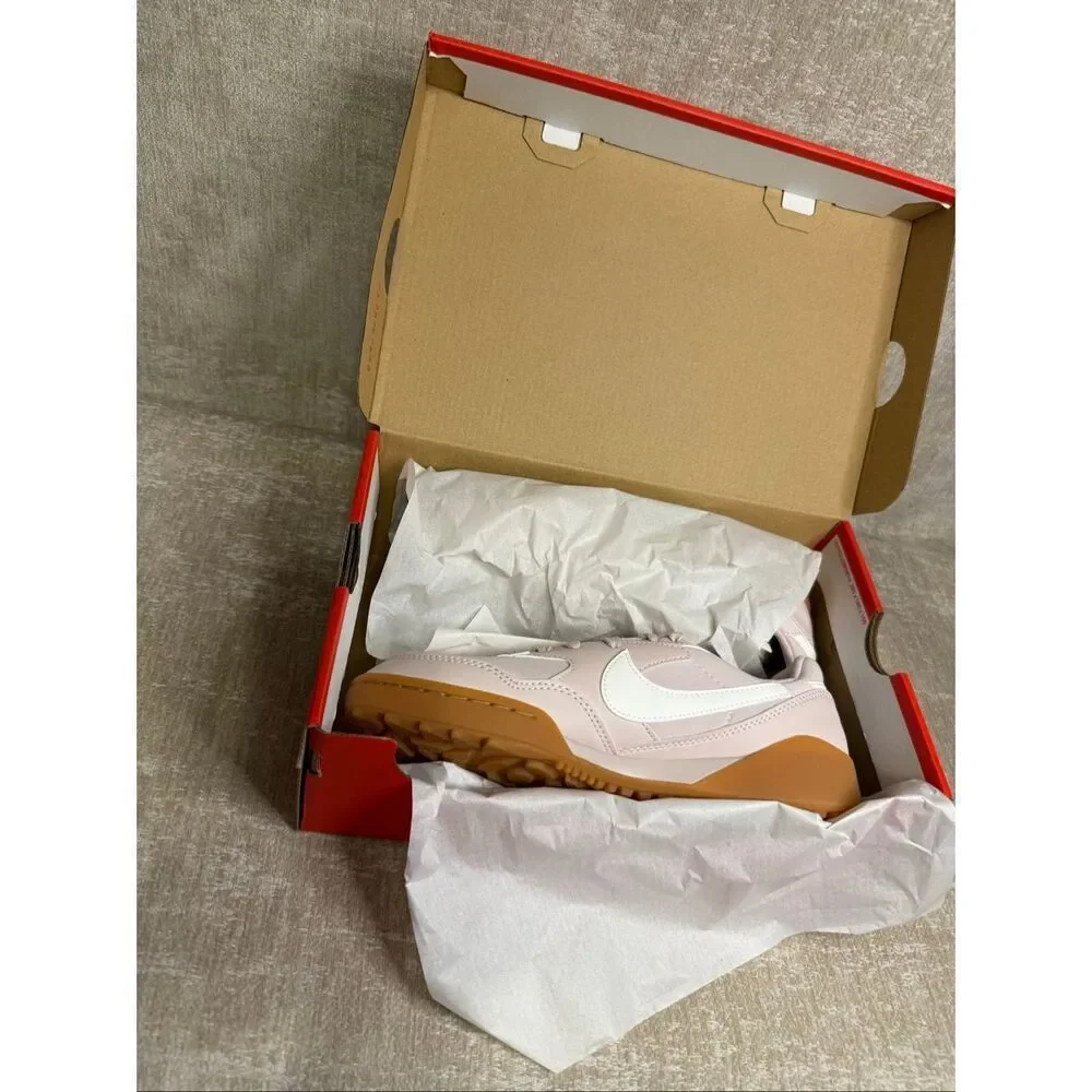 NIB Nike Women's Terra Manta Women's Sneakers Pink/Gum Light Brown Youth Size 7
